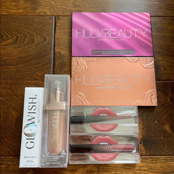 NIB Huda Beauty Bundle Desert Dusk & Rose Gold Remastered Palettes Glowish Lips - Picture 1 of 5